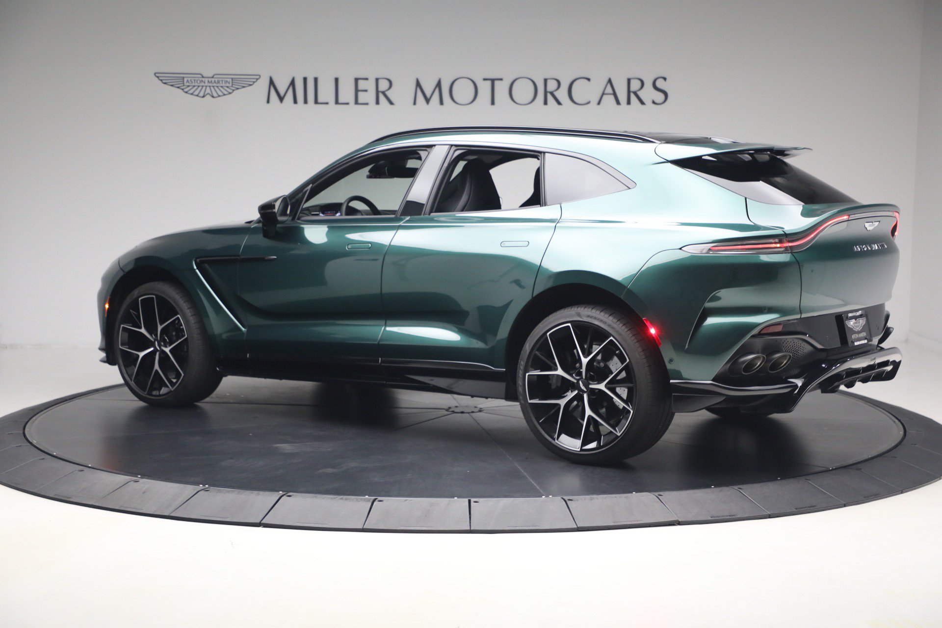 Used 2026 Aston Martin DBX 707 AWD/4WD image 4