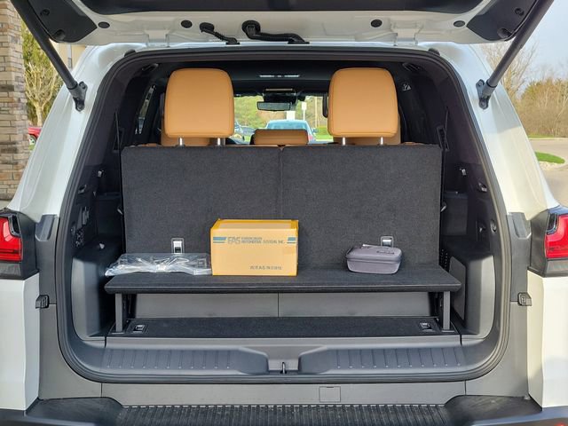 New 2026 Lexus LX 700h Luxury image 7