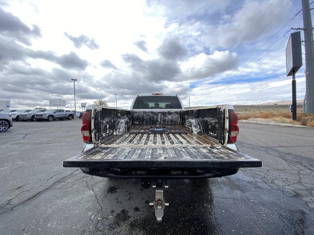 Used 2004 Chevrolet Silverado 3500 4x4 Crew Cab w/ Heavy-Duty Power Package image 11