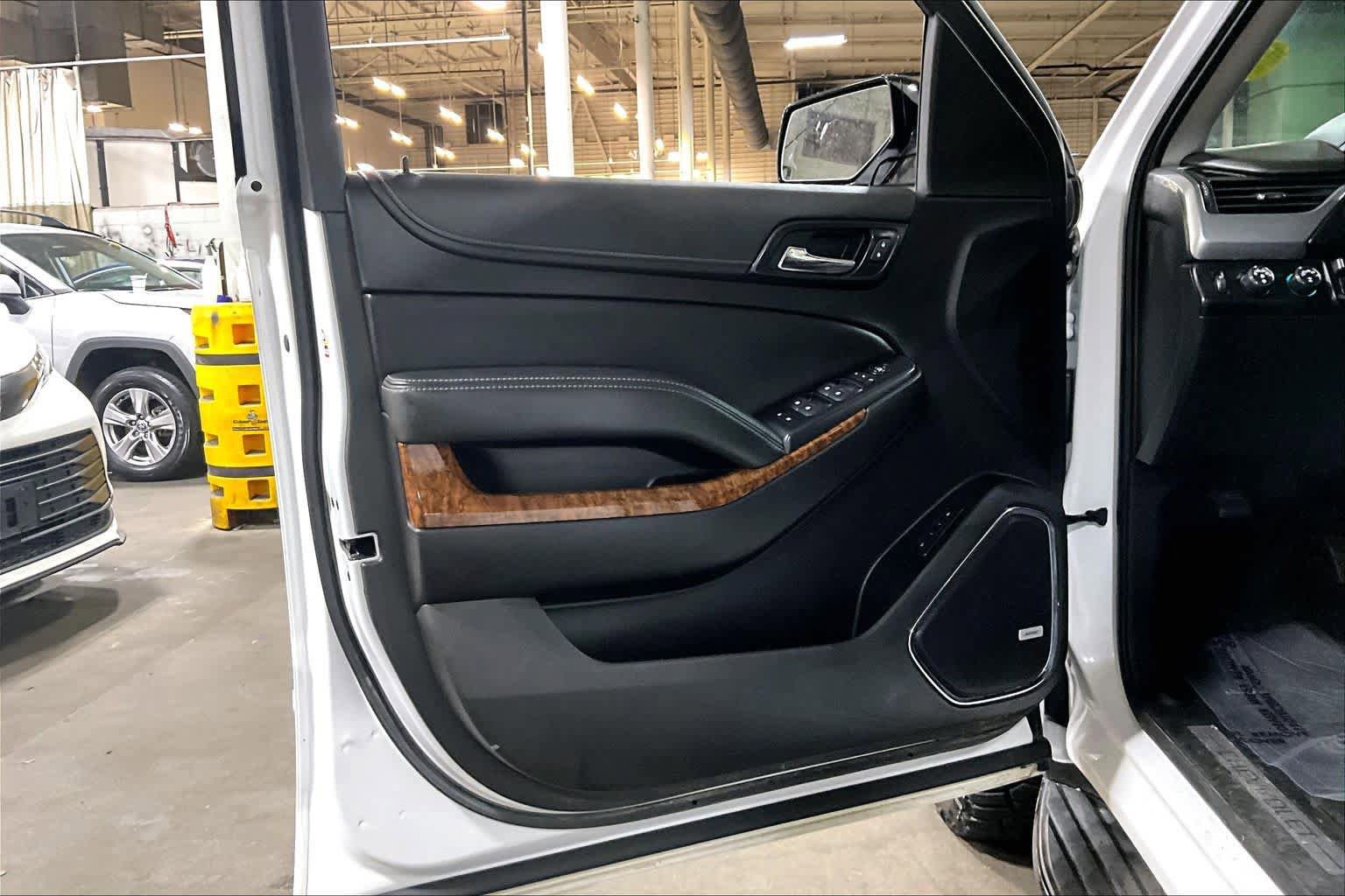 Used 2019 Chevrolet Suburban Premier AWD/4WD image 22