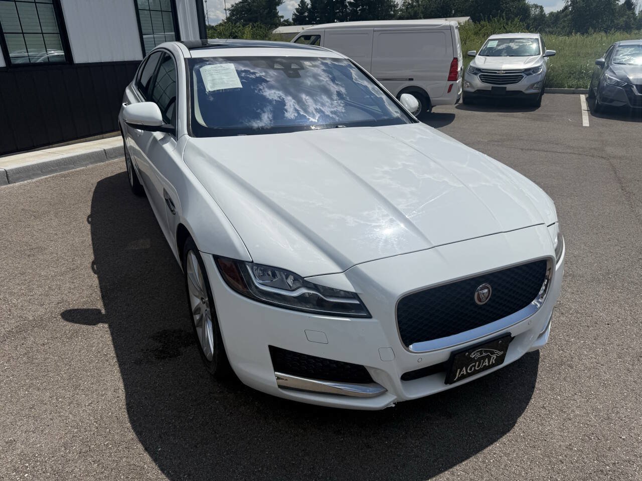 Used 2017 Jaguar XF Prestige AWD/4WD image 4