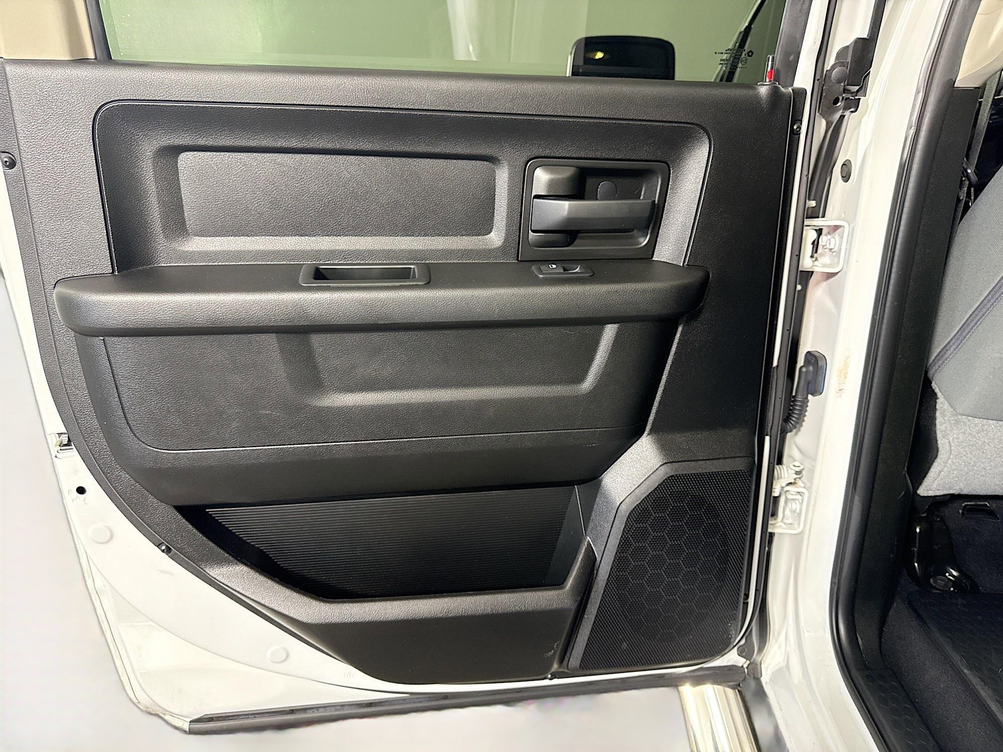 Used 2020 RAM 1500 Tradesman w/ Chrome Plus Package image 25