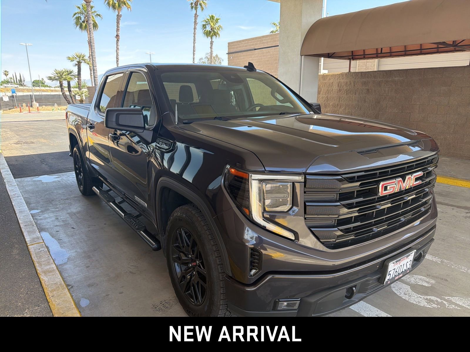 Certified 2022 GMC Sierra 1500 Elevation RWD image 3