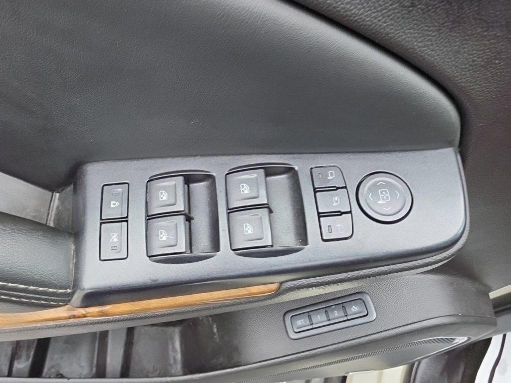 Used 2015 GMC Yukon XL Denali w/ Open Road Package AWD/4WD image 22