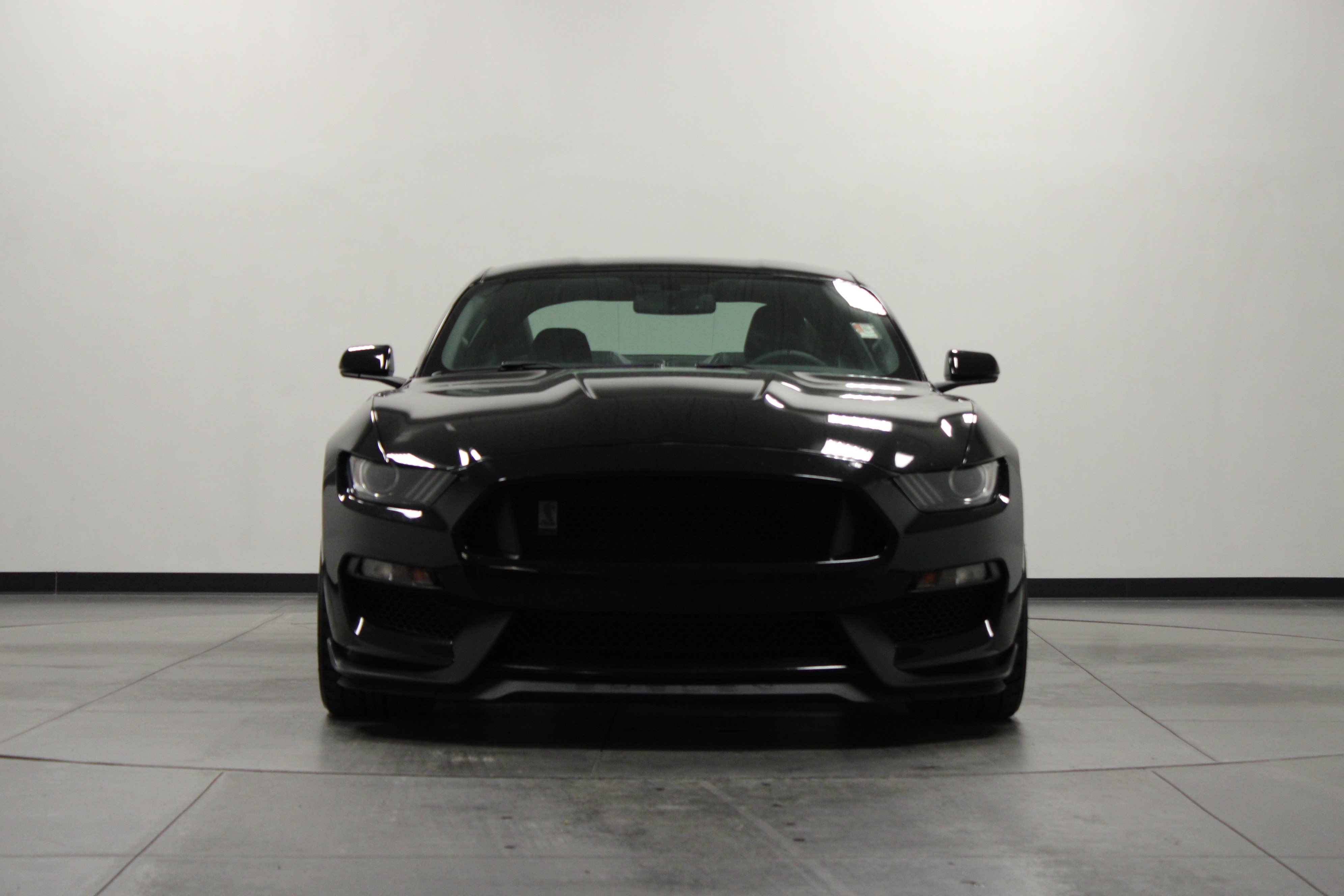 Used 2019 Ford Mustang Shelby GT350 w/ Technology Package RWD image 9
