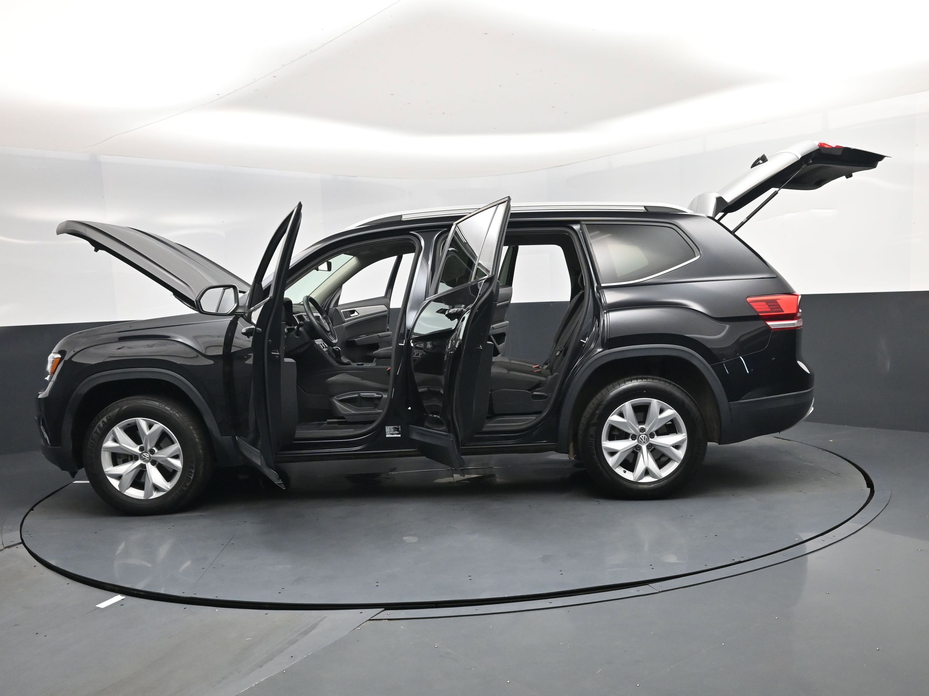 Used 2019 Volkswagen Atlas S w/ Towing Package image 20