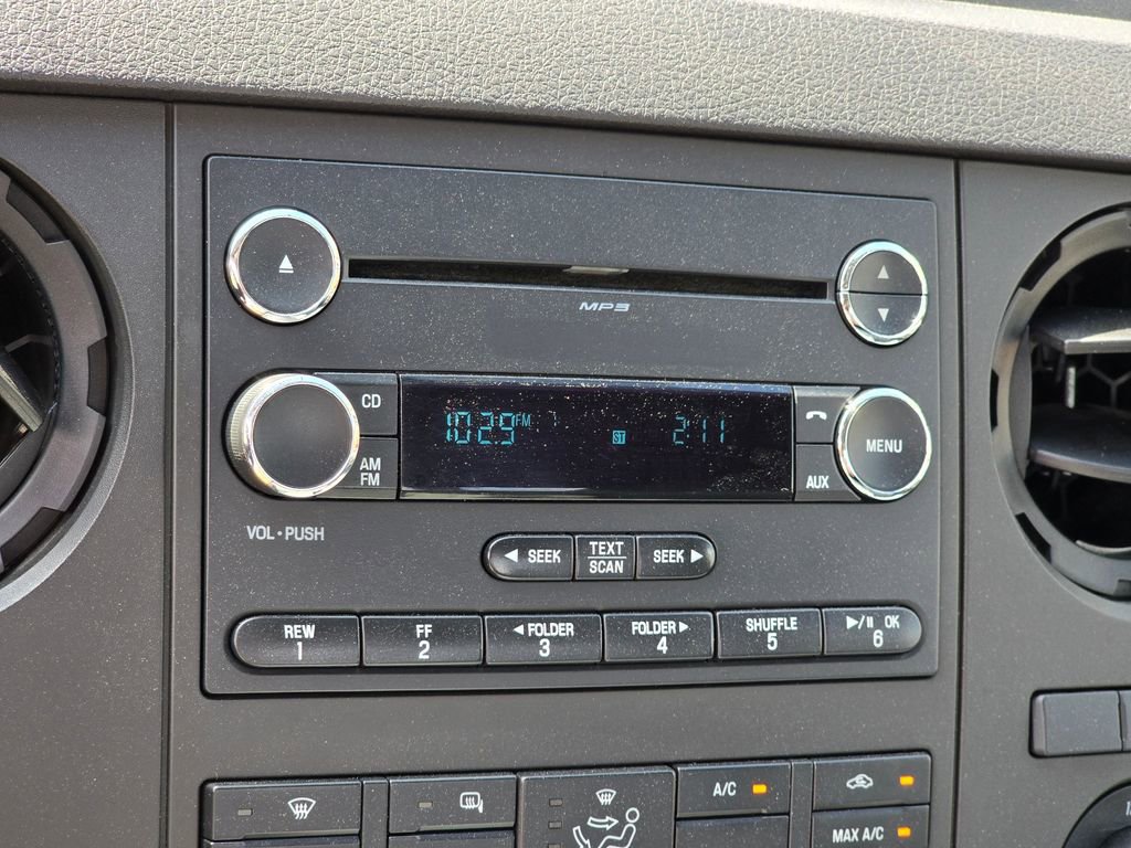 Used 2016 Ford F550 2WD Regular Cab Super Duty image 8