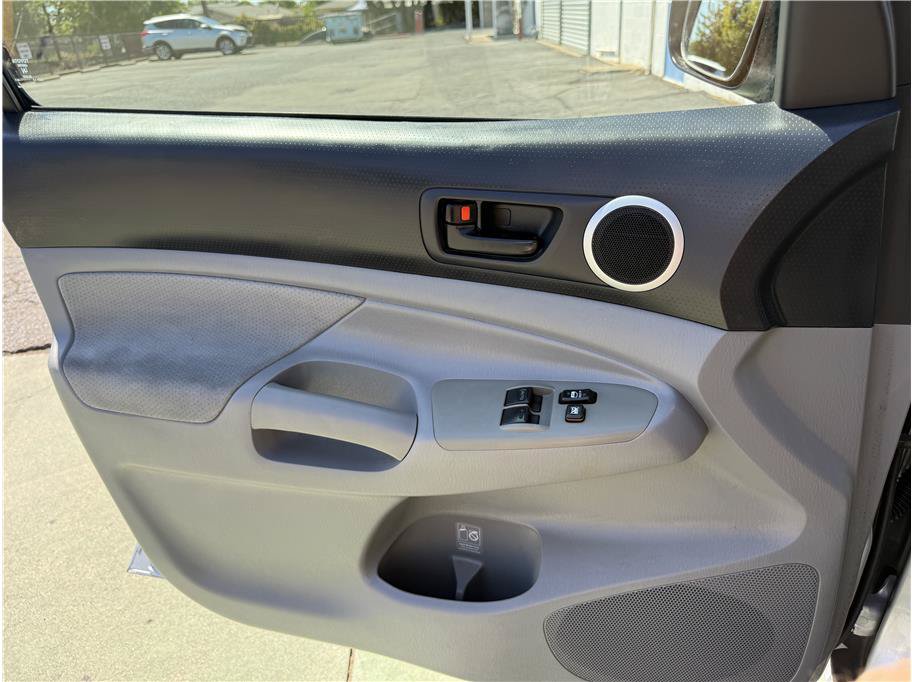 Used 2010 Toyota Tacoma 2WD Access Cab image 23