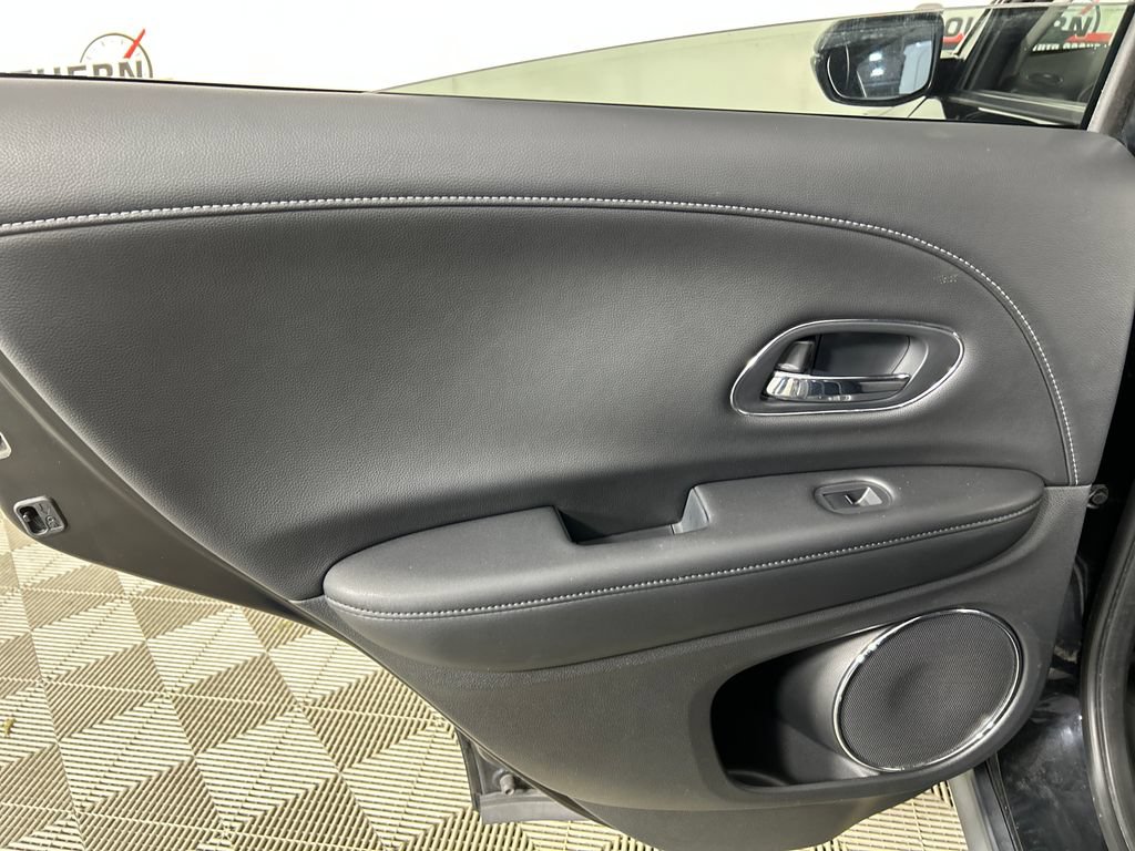 Used 2018 Honda HR-V EX-L image 14
