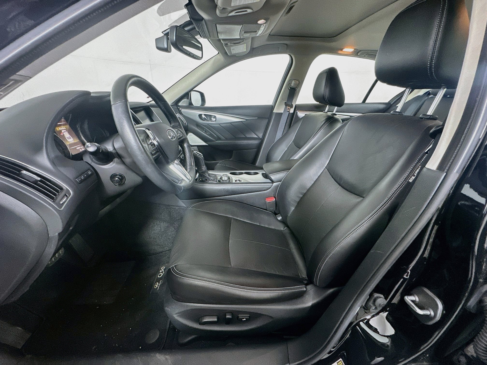 Used 2023 INFINITI Q50 Luxe w/ Cargo Package RWD image 13