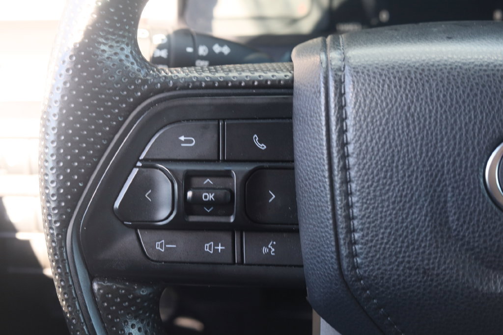 Used 2025 Toyota Tacoma SR5 AWD/4WD image 8