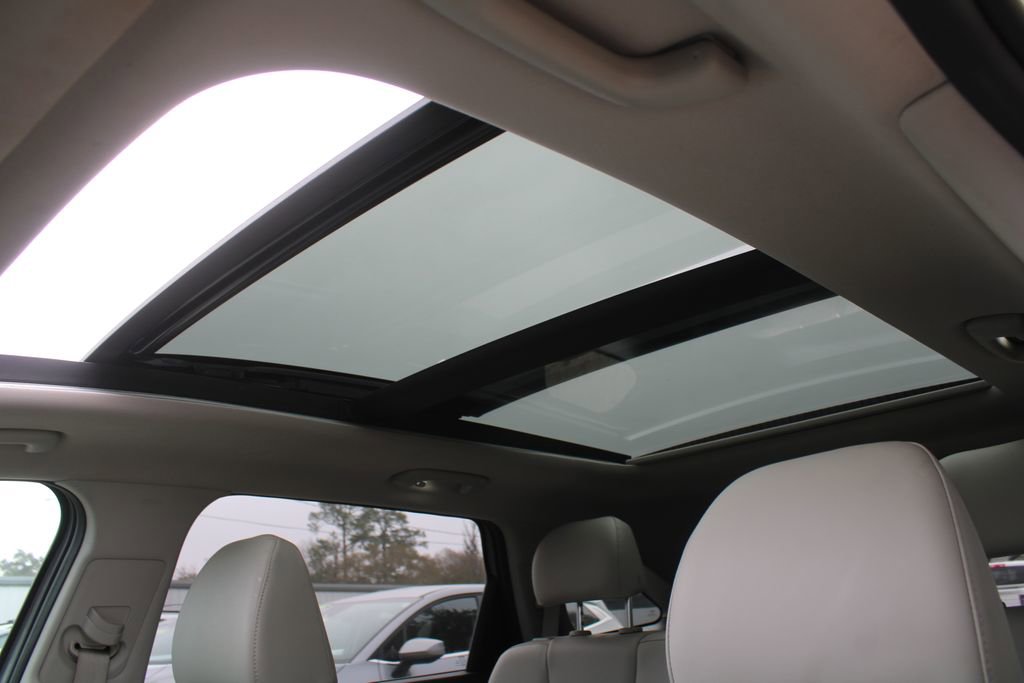 Certified 2025 Kia Sorento S w/ Panoramic Sunroof Package image 59