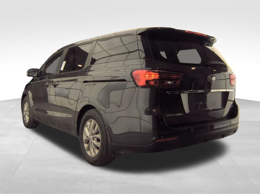 Used 2021 Kia Sedona LX image 3