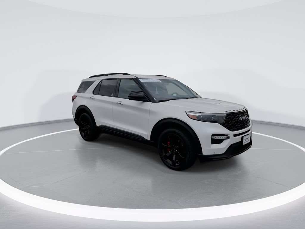 Used 2022 Ford Explorer ST w/ Equipment Group 401A AWD/4WD image 2