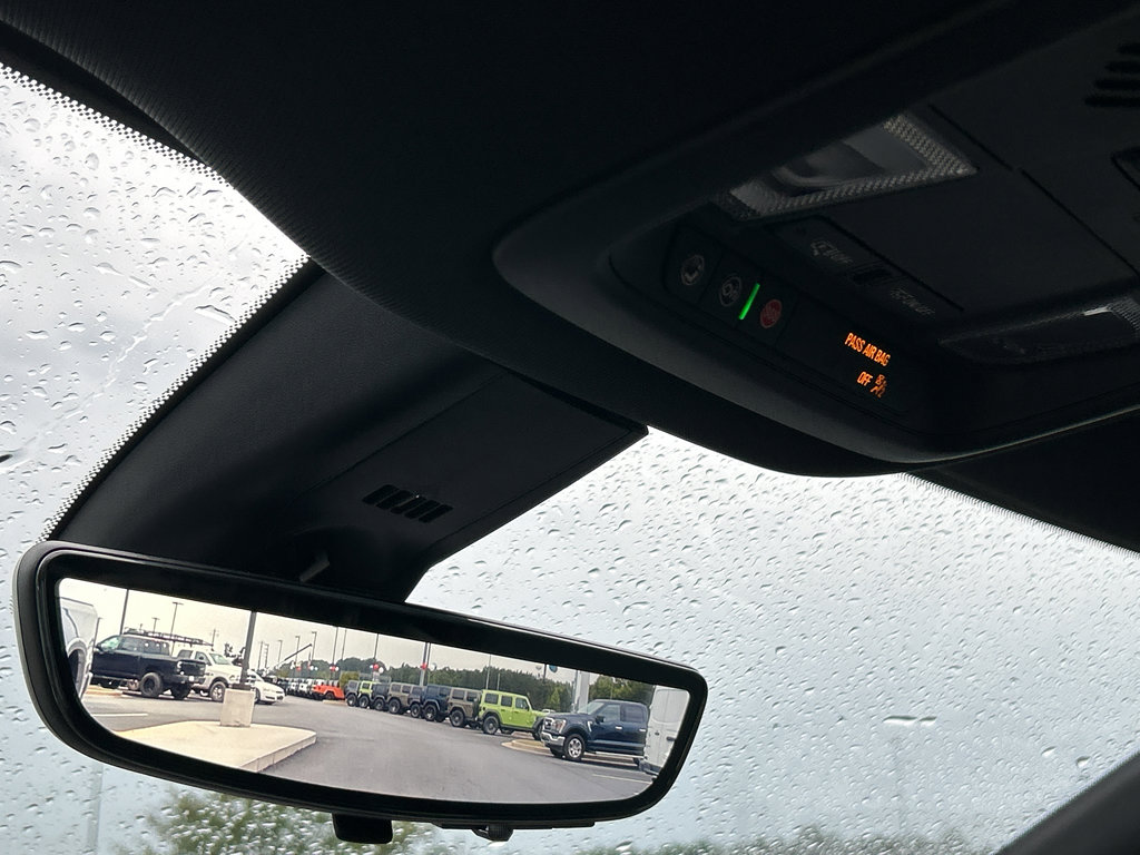 Used 2024 Buick Enclave Premium image 18