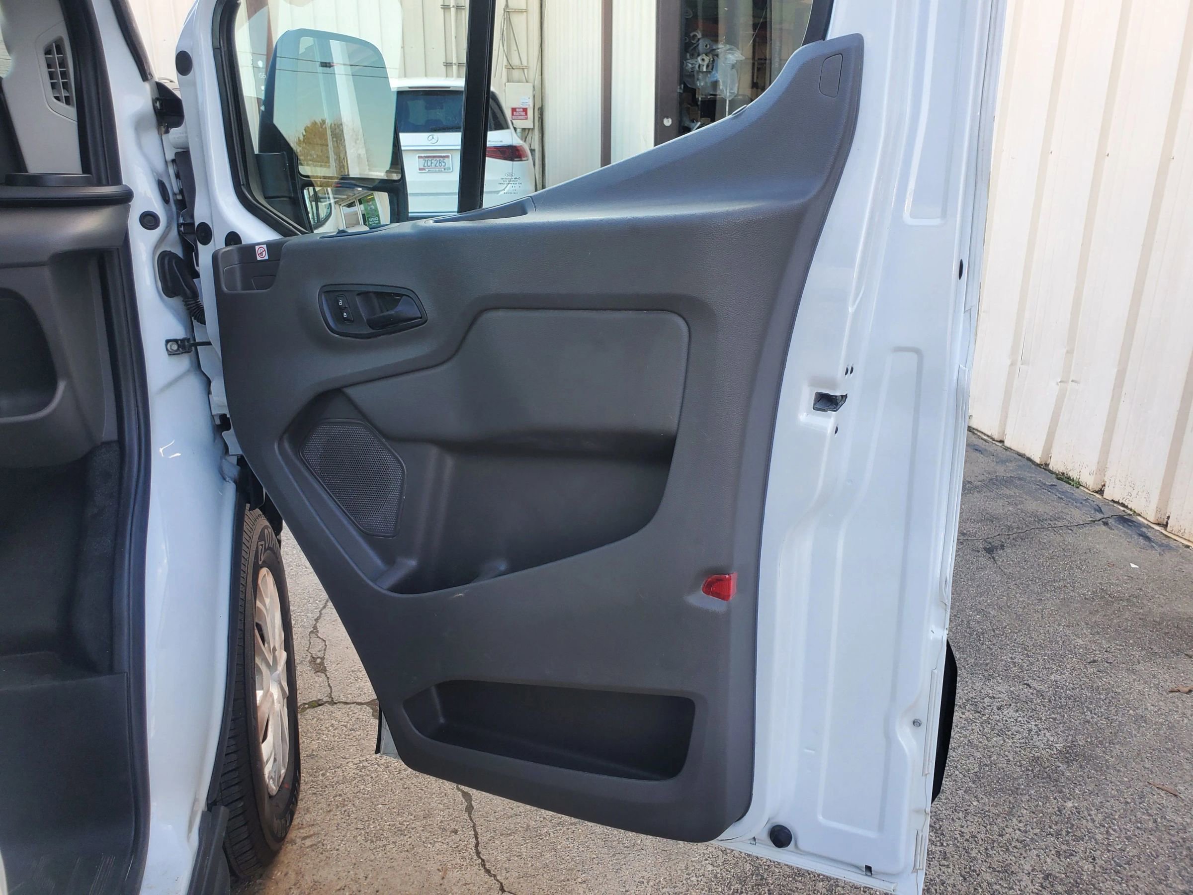 Used 2020 Ford Transit 250 Medium Roof w/ Load Area Protection Package image 18