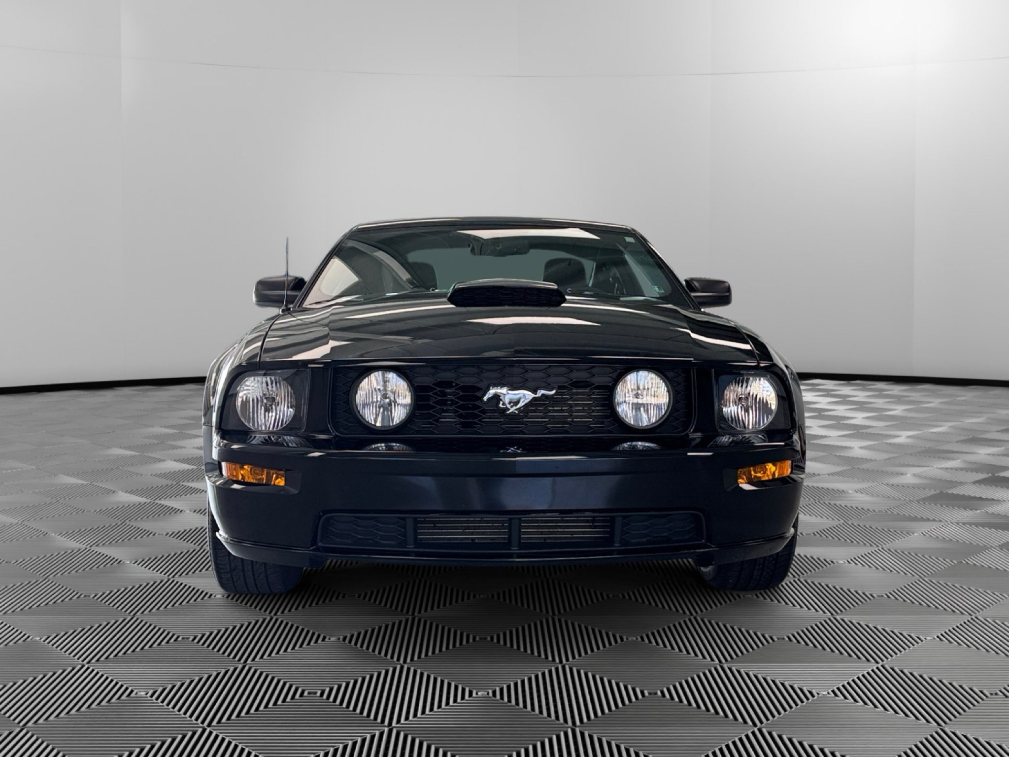 Used 2007 Ford Mustang GT RWD image 3