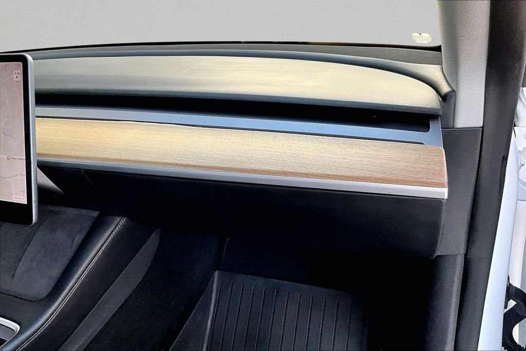 Used 2021 Tesla Model Y Long Range AWD/4WD image 26