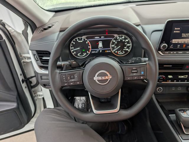 Used 2023 Nissan Rogue SV AWD/4WD image 10