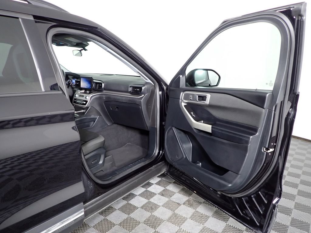Used 2020 Ford Explorer XLT w/ Comfort Package image 28