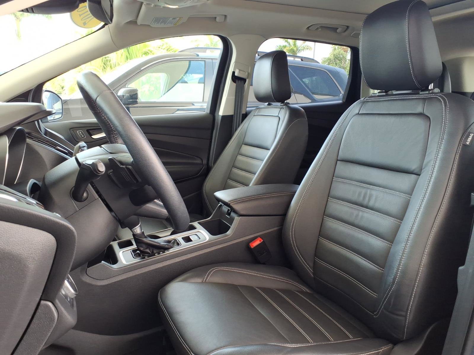 Used 2018 Ford Escape Titanium w/ Ford Safe & Smart Package FWD image 5