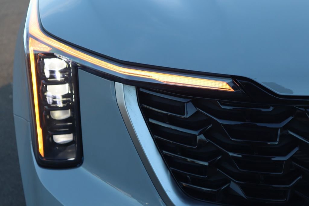 Used 2025 Kia Sorento S image 9