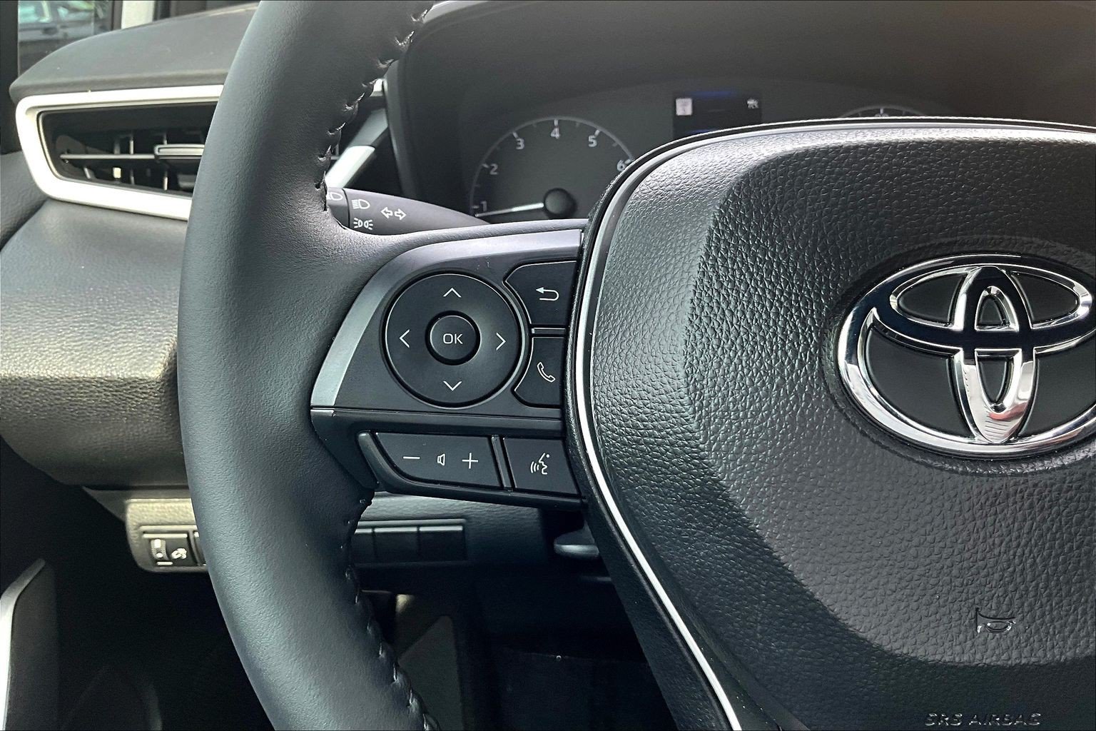 Used 2025 Toyota Corolla SE FWD image 19