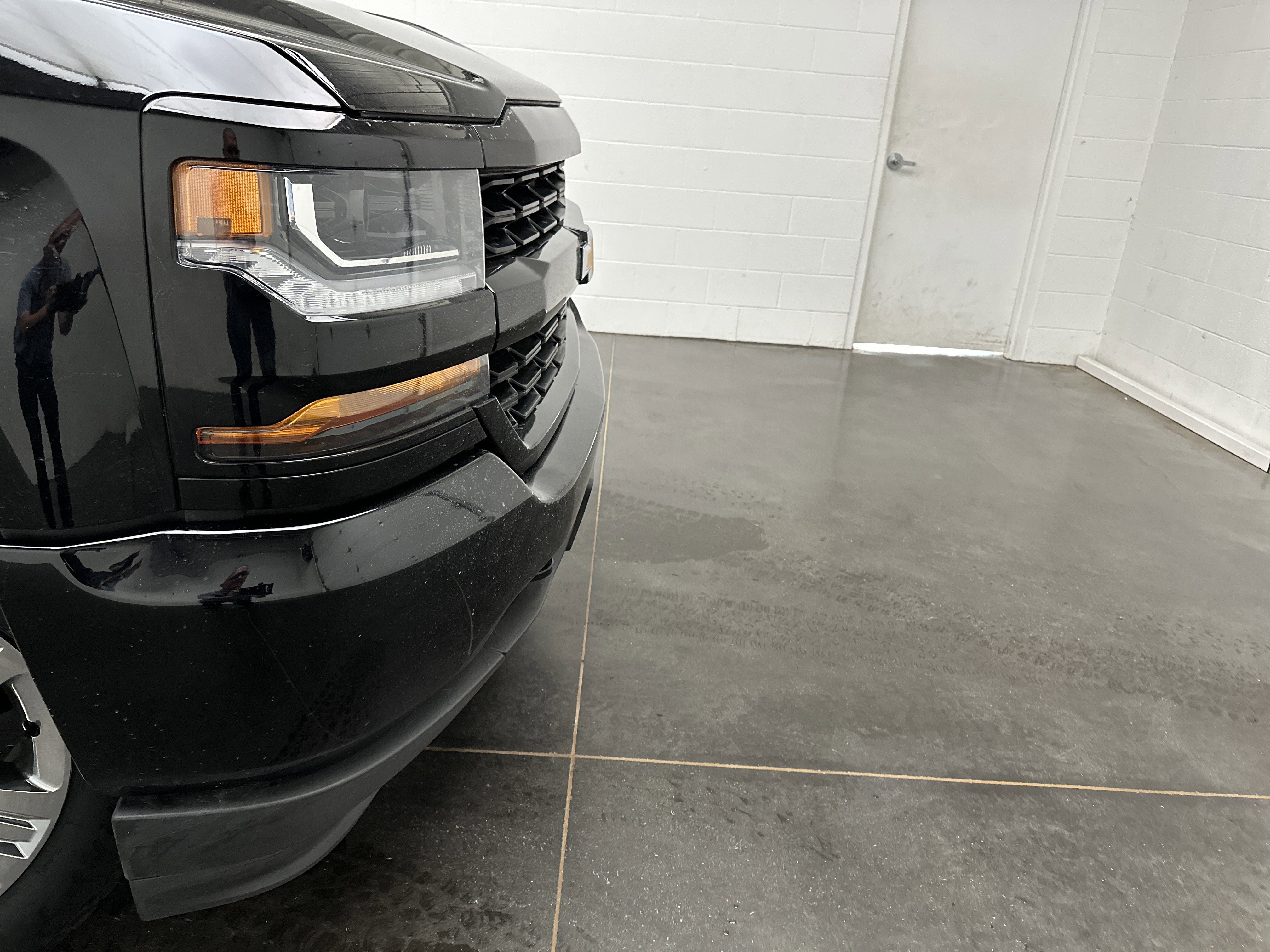 Used 2018 Chevrolet Silverado 1500 Custom w/ Custom Value Package AWD/4WD image 2