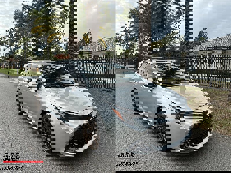 Used 2025 Toyota Corolla SE image 4