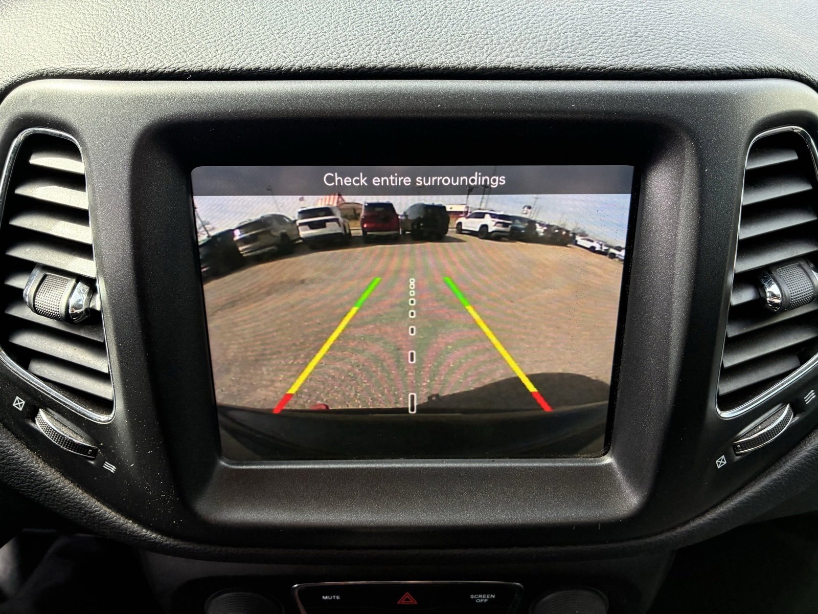 Used 2018 Jeep Compass Trailhawk image 7