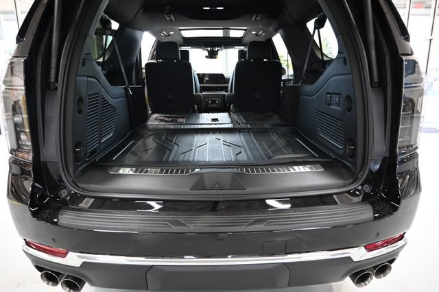New 2026 Chevrolet Suburban Premier AWD/4WD image 32
