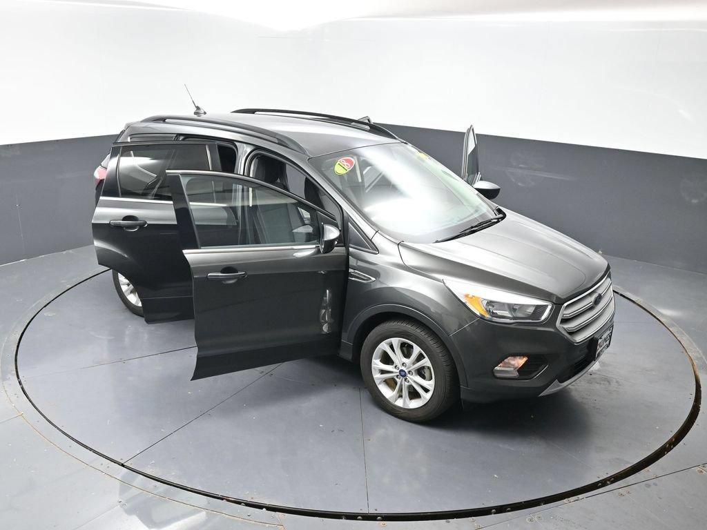 Used 2018 Ford Escape SE w/ SE Sync 3 Package FWD image 58