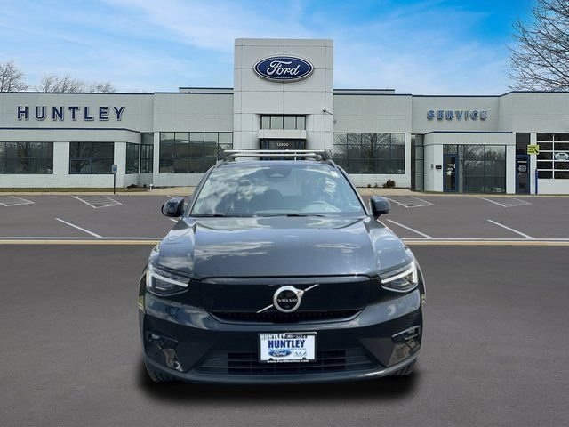 Used 2023 Volvo XC40 Recharge Ultimate w/ Protection Package Premier AWD/4WD image 2