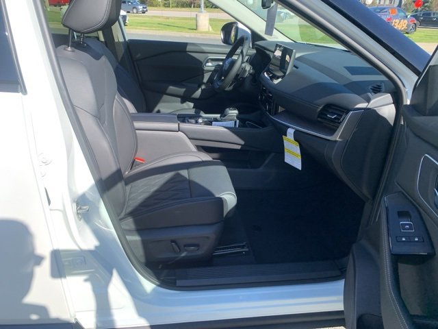 New 2026 Nissan Rogue Platinum image 34