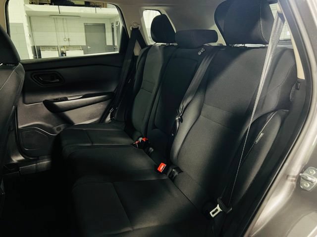 Used 2024 Nissan Rogue S FWD image 27