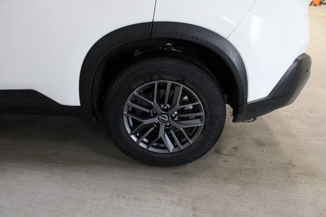 Used 2023 Nissan Rogue S image 9