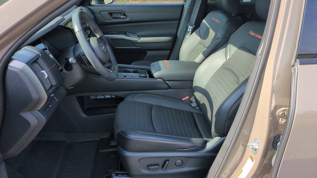 Used 2023 Nissan Pathfinder Rock Creek AWD/4WD image 11