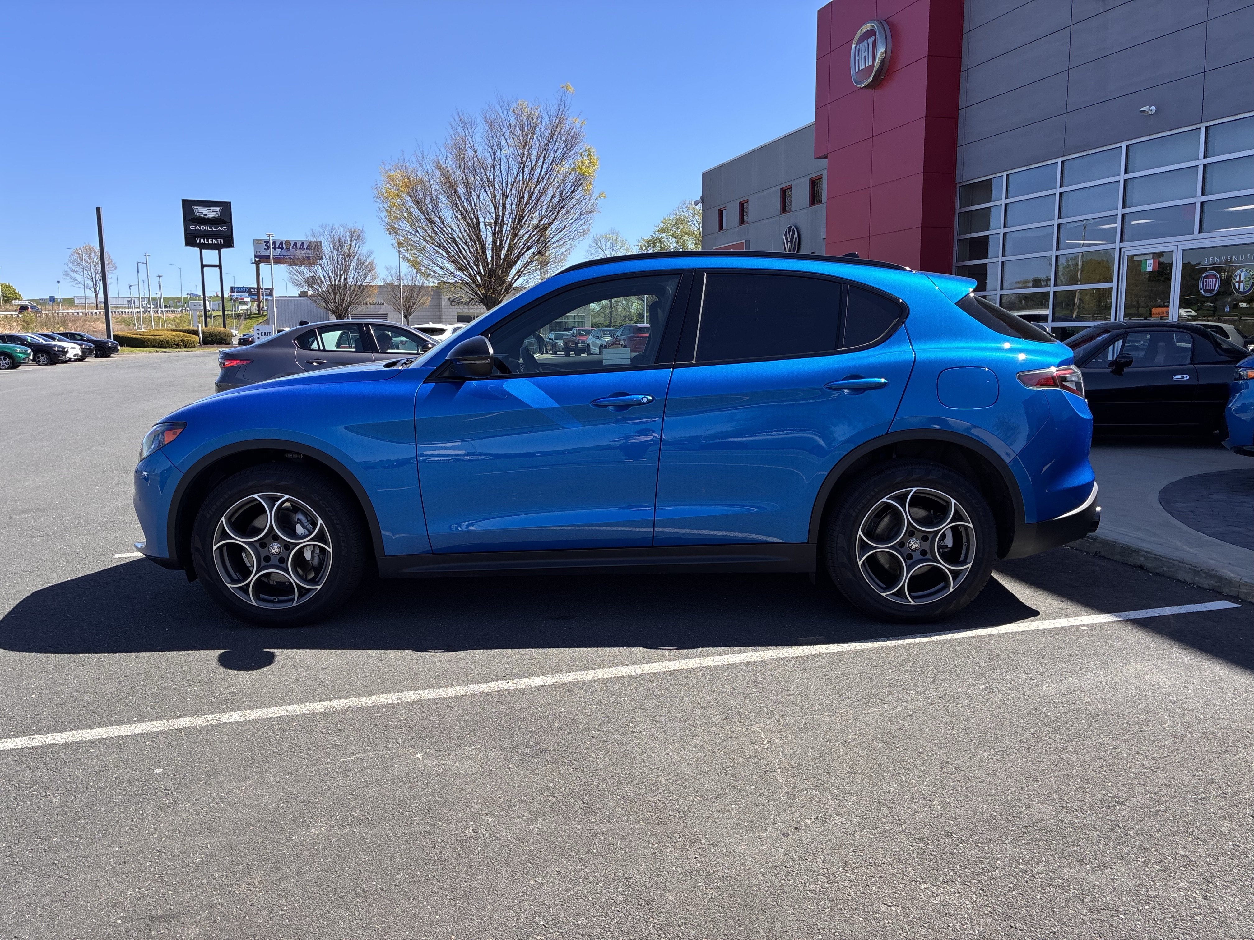New 2025 Alfa Romeo Stelvio Sprint w/ Convenience Package AWD/4WD image 6