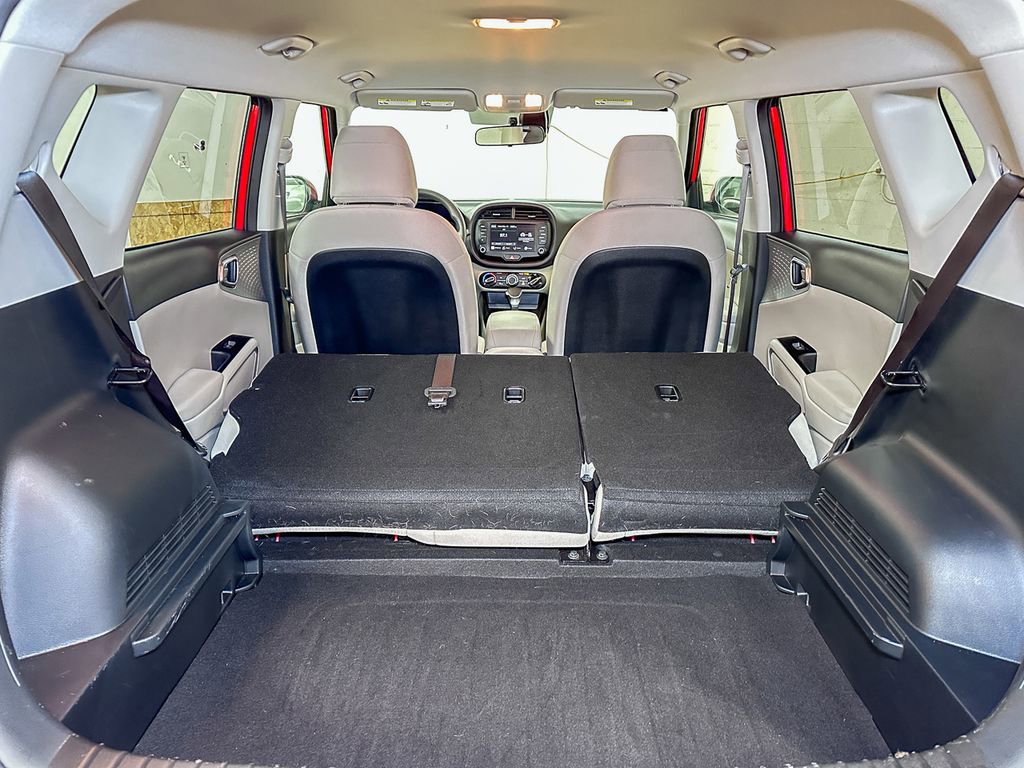 Used 2023 Kia Soul LX w/ LX Technology Package image 19