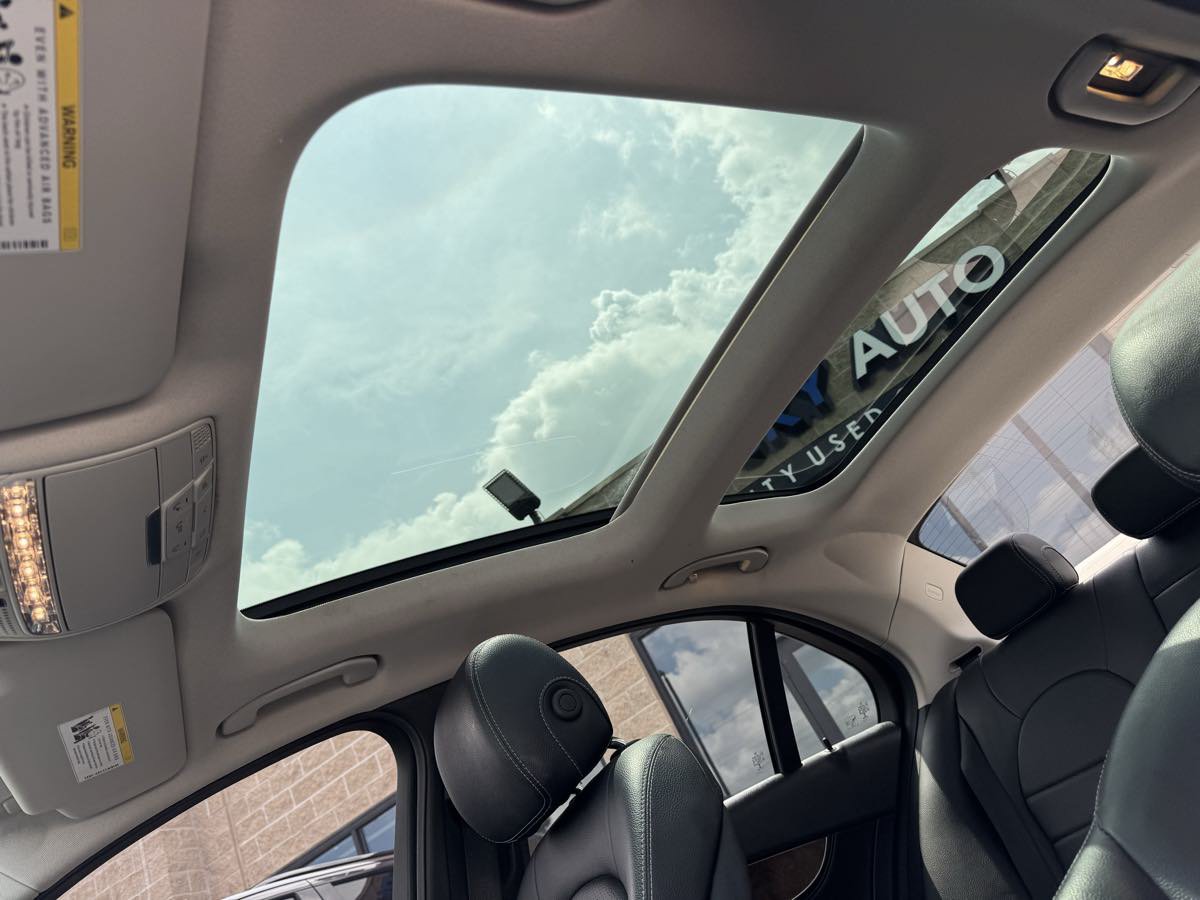 Used 2016 Mercedes-Benz C 300 4MATIC Sedan image 22