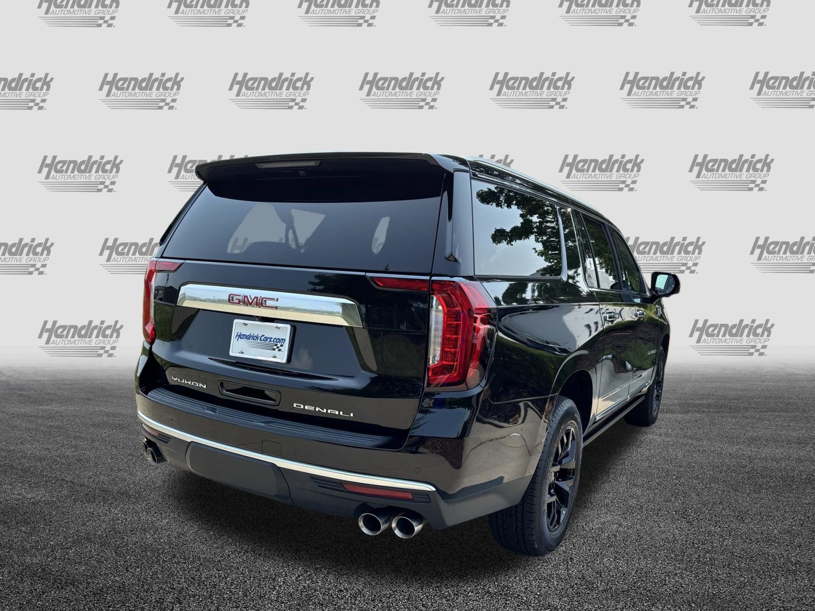 Used 2022 GMC Yukon XL Denali AWD/4WD image 10