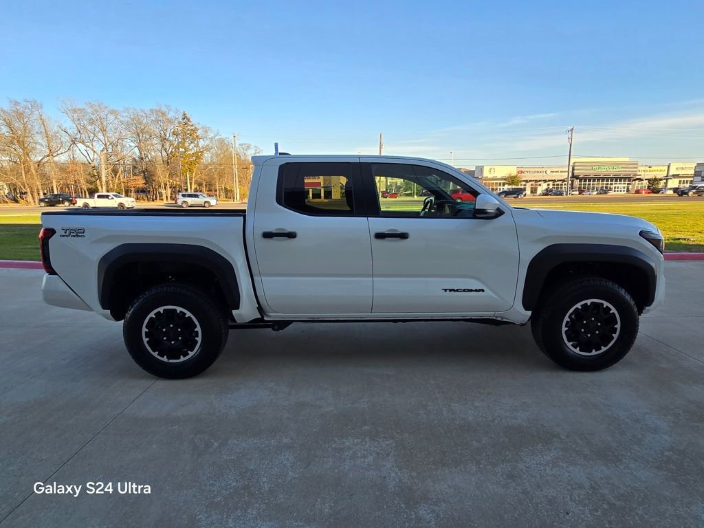 Used 2024 Toyota Tacoma TRD Off-Road image 6