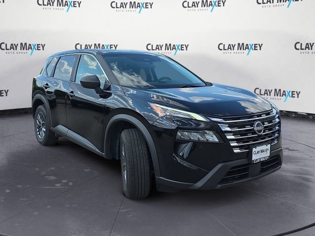 Used 2025 Nissan Rogue S AWD/4WD image 7