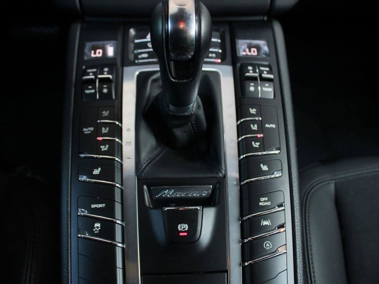 Used 2017 Porsche Macan AWD/4WD image 37