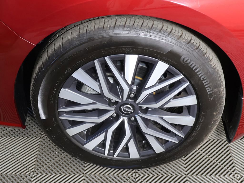 Used 2023 Nissan Altima 2.5 SV FWD image 14
