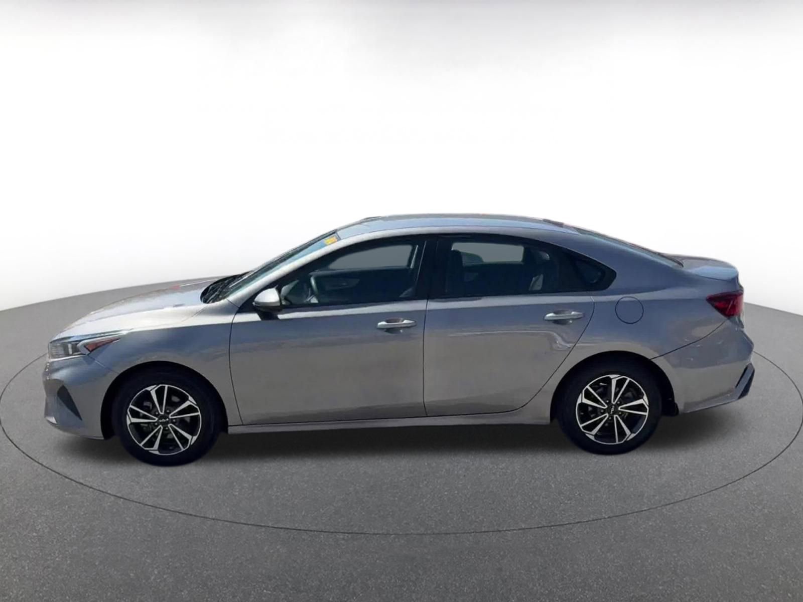 Used 2024 Kia Forte LXS image 9