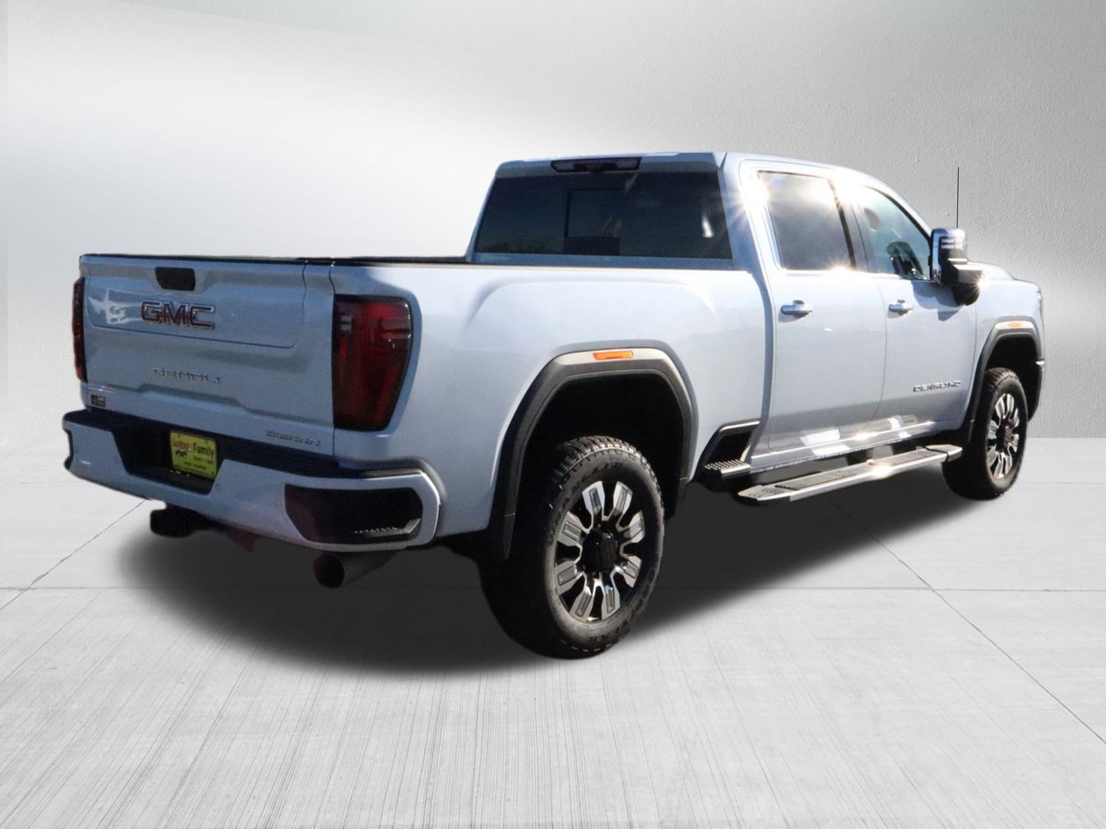 New 2026 GMC Sierra 3500 Denali w/ Denali Reserve Package image 7