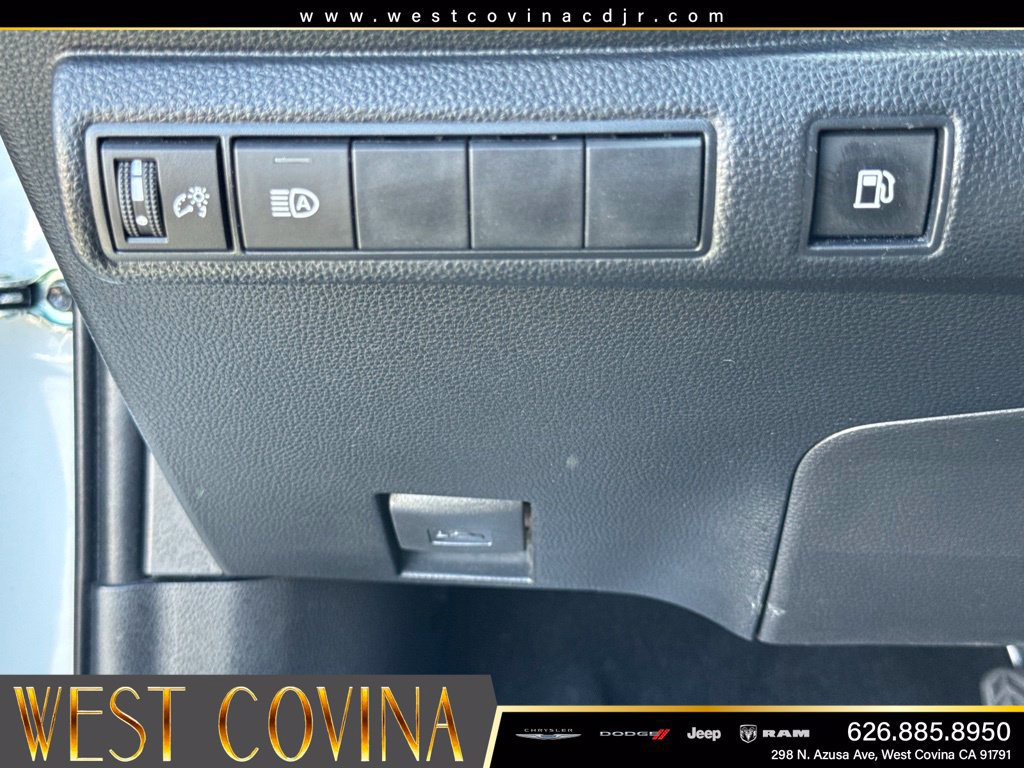 Used 2024 Toyota Corolla LE AWD/4WD image 24