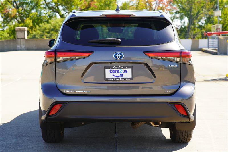 Used 2020 Toyota Highlander XLE AWD/4WD image 5