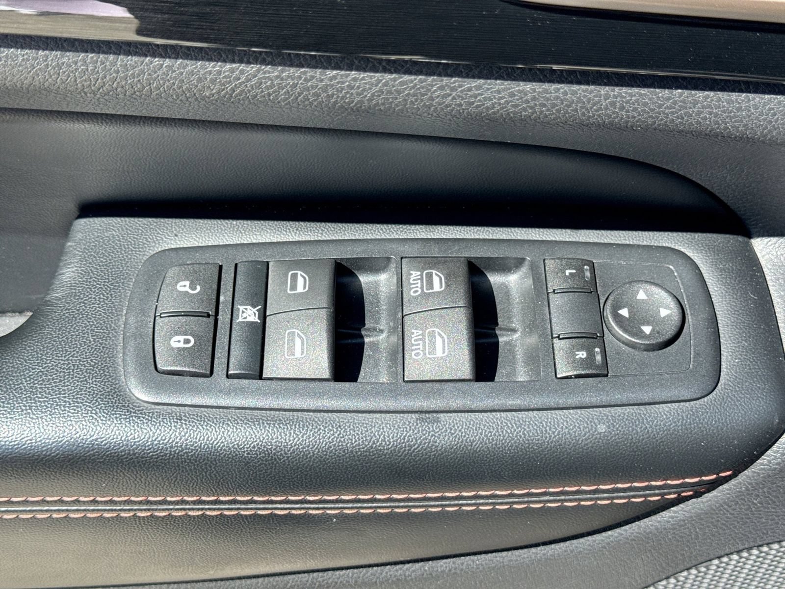 Used 2016 Jeep Grand Cherokee Laredo 75th Anniversary AWD/4WD image 19